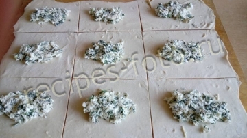 Улитки с сыром из слоеного теста