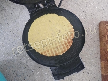 Вафельные трубочки со сгущенкой в электровафельнице