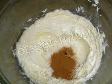 Вафельный торт со сгущенкой, орехами и кофе