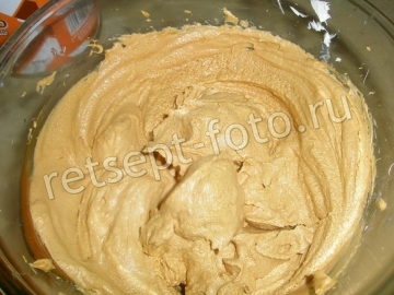 Вафельный торт со сгущенкой, орехами и кофе