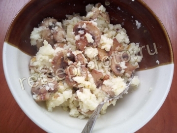 Вареники с картошкой и грибами на пару. Тесто на сыворотке