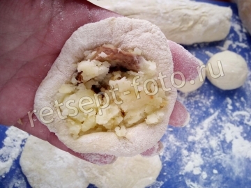 Вареники с картошкой и грибами на пару. Тесто на сыворотке