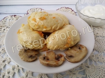 Вареники с картошкой и грибами на пару. Тесто на сыворотке