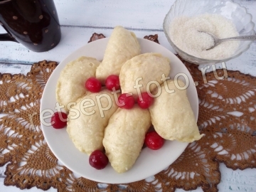 Вареники с вишней на пару