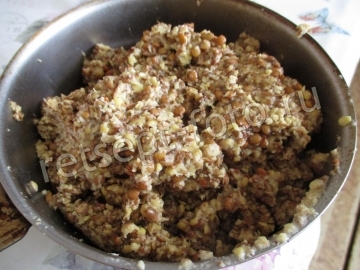 Вегетарианские чебуреки с чечевицей и капустной