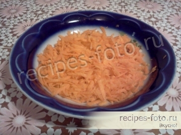 Вкусный праздничный салат с беконом и свежей капустой