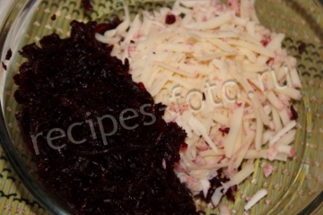 Вкусный салат со свеклой и сыром