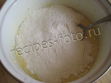Вкусный пирог со сливами на сметане (с алычой)