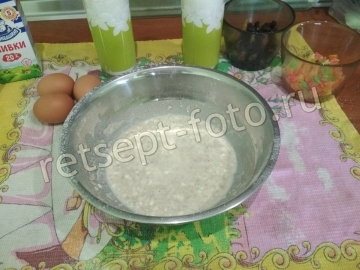 Влажный кулич на сливках с цукатами и изюмом
