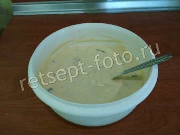 Влажный кулич на сливках с цукатами и изюмом