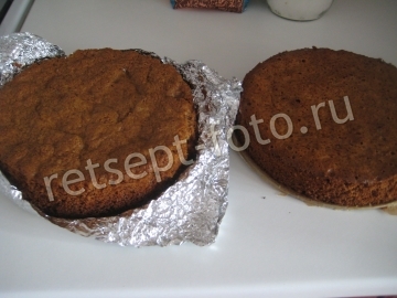 Воздушный Медовик с орехами и со сметанным кремом