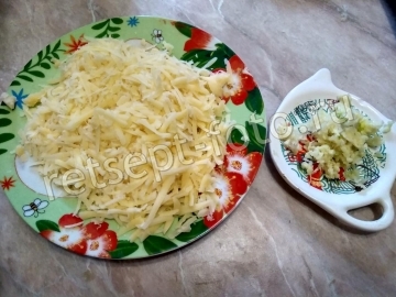 Закуска из крабовых палочек с сыром в кляре