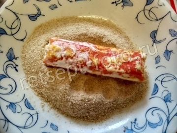 Закуска из крабовых палочек с сыром в кляре
