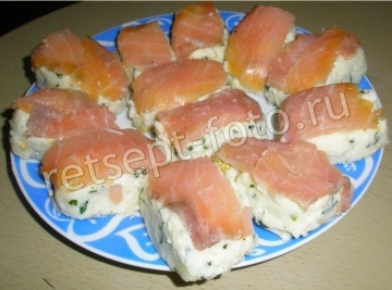 Закуска с красной рыбой и картошкой