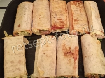 Закусочные рулеты из лаваша с колбасой и плавленым сыром
