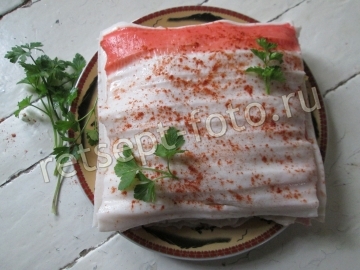 Закусочный торт из крабовых палочек