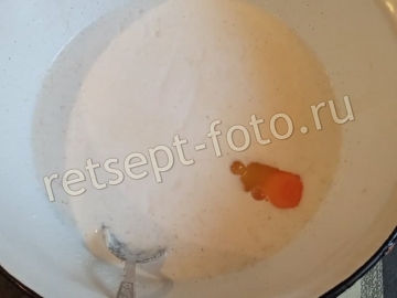 Заливной клубничный пирог с какао на кефире