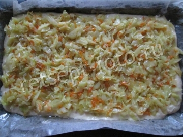 Заливной пирог с капустой на кислом молоке