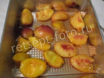 Заливной пирог с персиками
