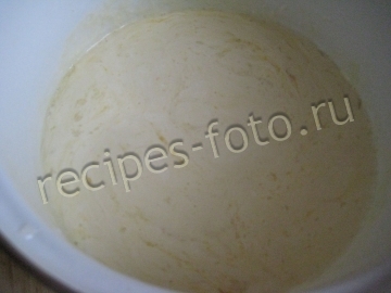 Заливной пирог с рыбными консервами и рисом на кефире