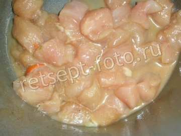 Запеканка из булгура с курицей, ореховым соусом и сыром