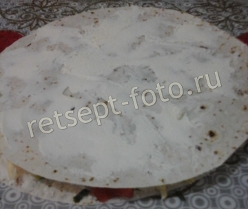 Завтрак из лаваша с начинкой на сковороде