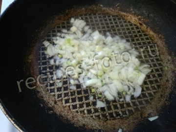 Зеленый борщ с щавелем и яйцом