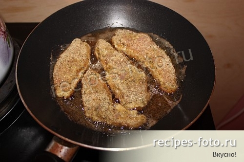 Жареная курица на сковороде