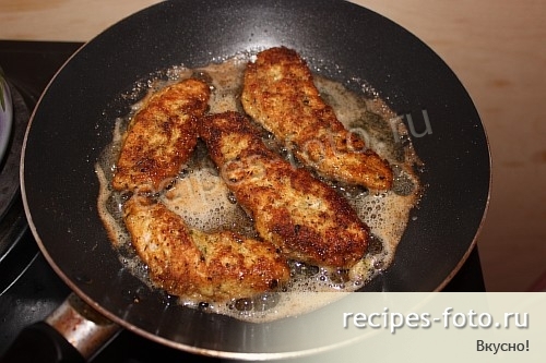 Жареная курица на сковороде