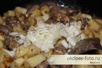 Жареные куриные сердечки с картошкой (очень простой рецепт)