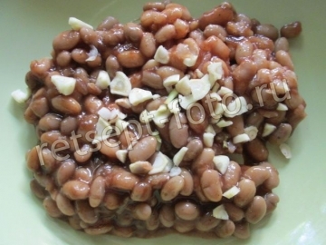 Жареный карась с салатом