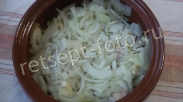 Жаркое из куриных ножек с картошкой в горшочках