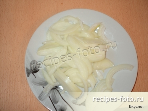 Кальмары жареные с луком