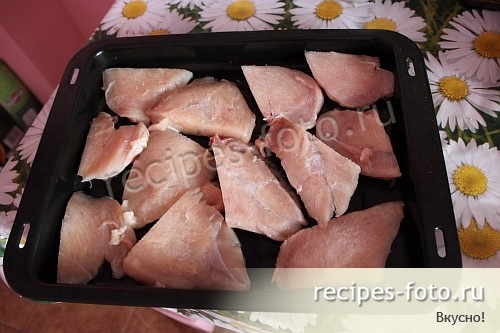 Куриное филе в духовке с грибами