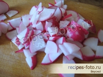 Салат из редиса, огурца и яиц