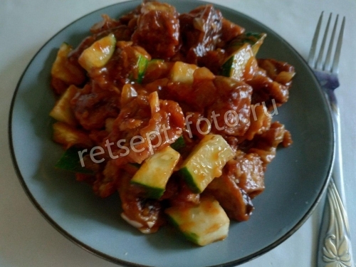 Баклажаны с соевым соусом и огурцами по-китайски