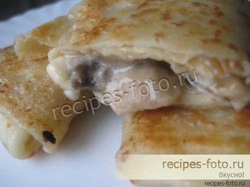Блины с грибами и сыром
