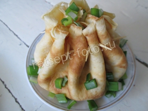 Блины с яйцом и горошком