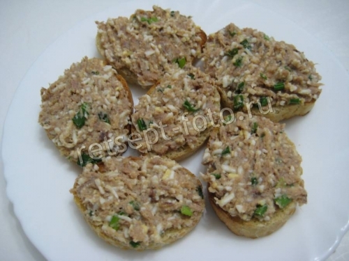 Бутерброды с тунцом и яйцом