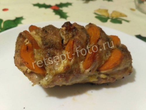 Буженина из свинины с морковью и майонезом в фольге
