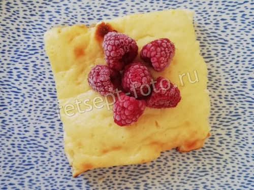 Диетическая творожная запеканка с яблоками и манкой