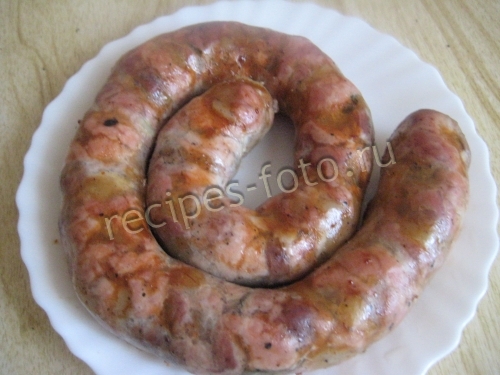 Домашняя колбаса из свинины в кишке