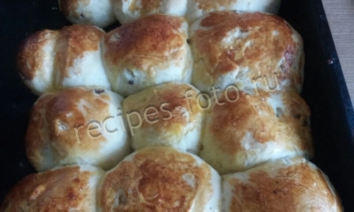 Дрожжевые булочки с изюмом. Рецепт теста на молоке
