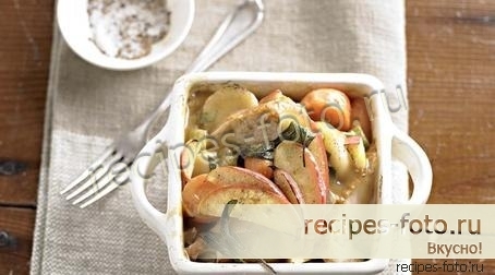 Индейка или курица с овощами в горшочке в духовке