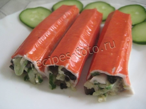 Фаршированные крабовые палочки с грибами и огурцом