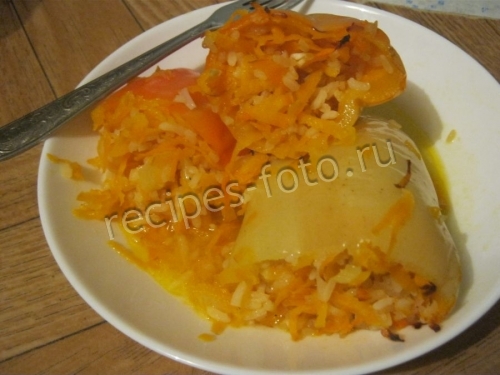 Фаршированные перцы с рисом и морковью в духовке