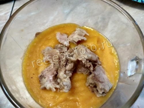 Голландский суп-пюре из тыквы и картофеля с мясом