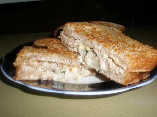 Гренки с курицей и сыром