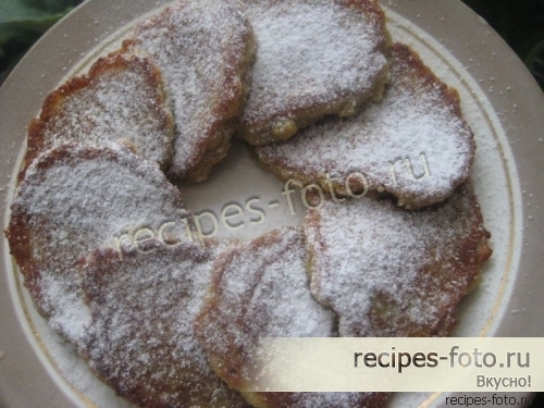 Яблочные оладьи с корицей