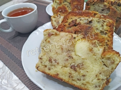 Яблочный пирог с орехами и корицей